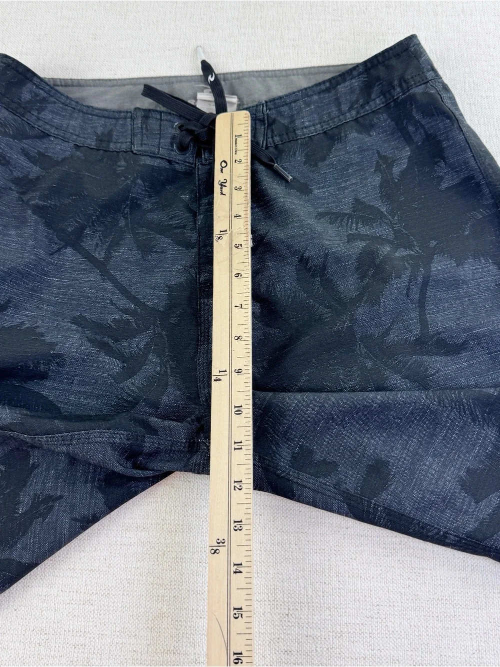 Rip‎ Curl Men's Palm-Print Swim Shorts in grey black size 32 side pocket
